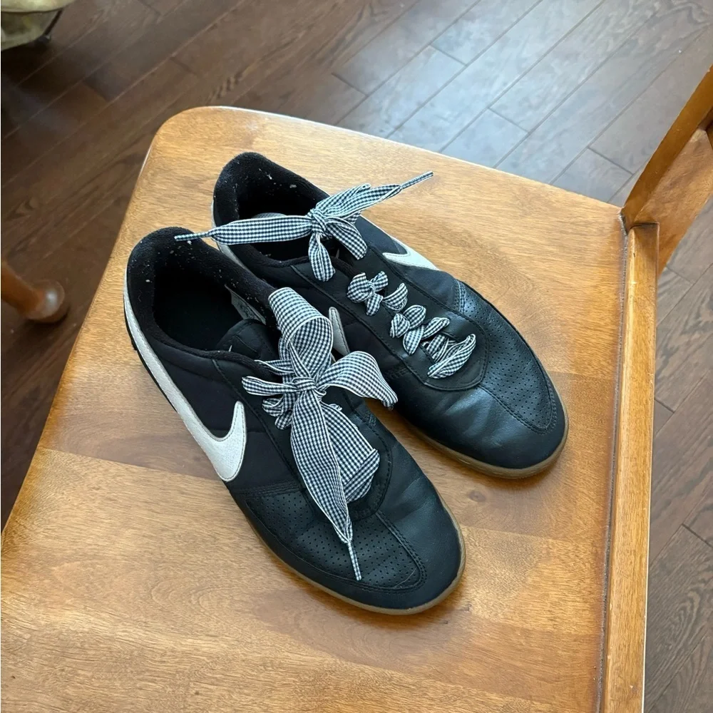 Nike Black and White Athletic Shoes